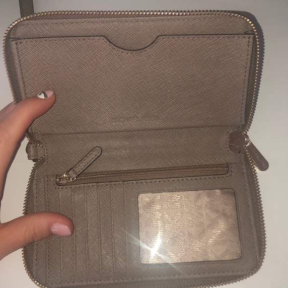 WRISTLET - Picture 3 of 3